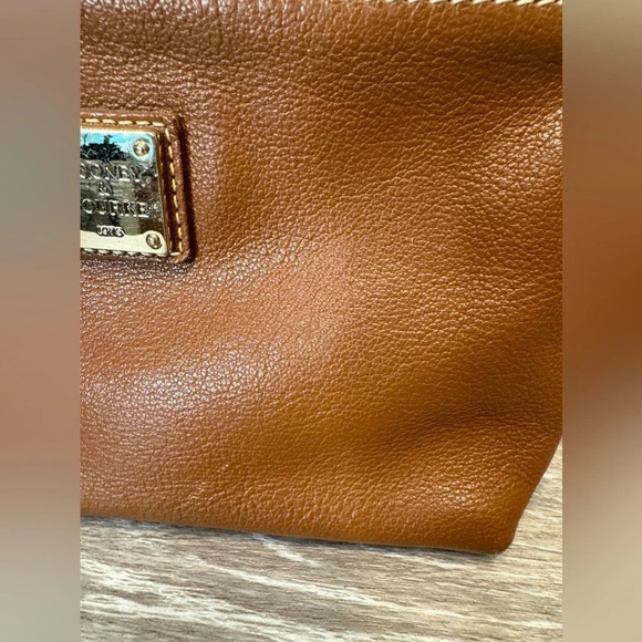 Dooney & Bourke brown pebble grain leather crossbody Y2k - Picture 4 of 15